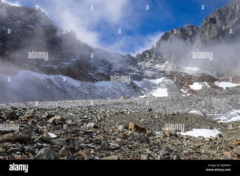 Grawagrubennieder Hi Res Stock Photography And Images Alamy