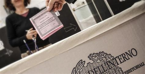 Italia Vota El Referéndum Sobre La Reforma Constitucional Público