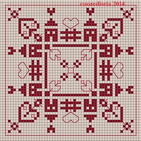 Cuoreditela E Disegni A Crocette Biscornu Cross Stitch Pillow