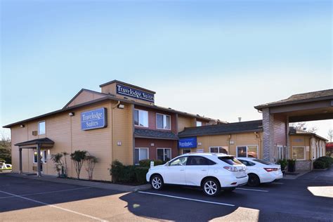 Travelodge Suites by Wyndham Newberg | Newberg, OR Hotels