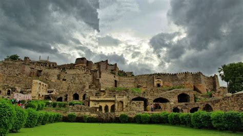 Golconda Fort A Travel In Time Trickles Of Tales