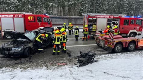 Autofahrer Stirbt Nach Zusammensto Mit Sattelzug Auf Der A Buten Un