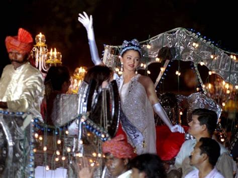 Hot Surely Aishwarya Rai Bachchan Hottest Miss World Till Date Filmibeat
