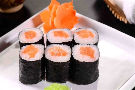 Hosomaki Ricetta Come Fare Il Sushi Fatto In Casa Buttalapasta