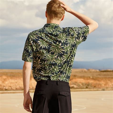 Total 91 Imagen Outfit Hawaiano Para Hombre Abzlocal Mx