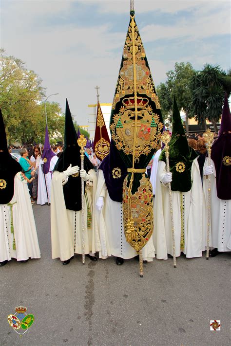 Nazarenos De La Macarena En Pino Montano Hermandad De La Macarena