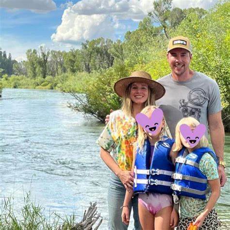 Kristen Bell, Dax Shepard share photos from family vacation with their
