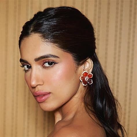 Rashmika Mandanna S Kohl Rimmed Eyes And Nude Lips Are The Perfect Wedding Guest Makeup Look