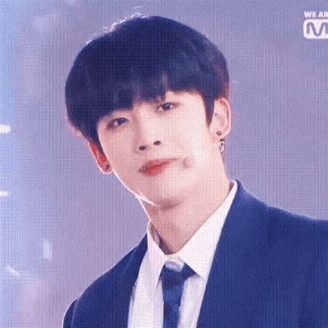 Kim Yohan Produce X101 Kim Yohan Produce X101 Pose Discover