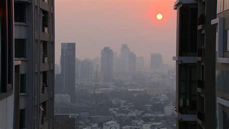 Bangkok Pollution At Crisis Level As Planes Trigger Rain World News