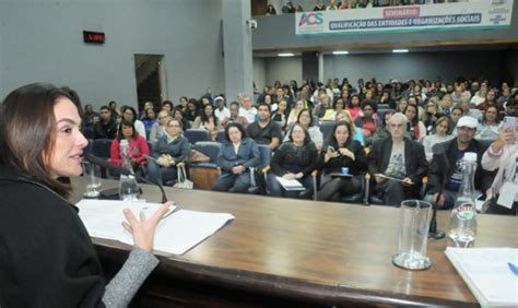 Deputada Ana Carolina Serra Re Ne Entidades Para Qualifica O E Anuncia