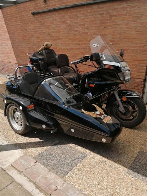 Honda Goldwing GL 1200 Met Zijspan Advertentie 1573636