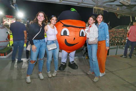 Socia Expreso Viven La Fiesta Beisbolera