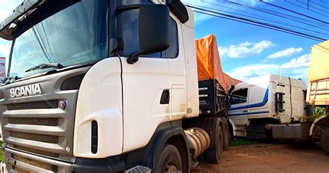 Duas Carretas E Um Carro Se Envolvem Em Acidente Na Br Em Sorriso