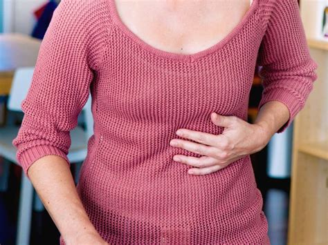 Upper Left Abdominal Pain Under Ribs Symptoms And Causes