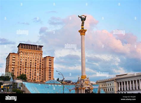 Statue of Berehynia on the top of Independence Monument on the Maidan ...