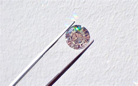 What Is Gemology and How Do You Become a Gemologist? | LearningJewelry.com™