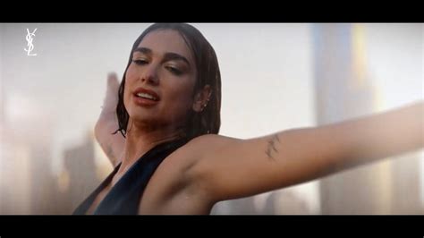 Dua Lipa Se Siente Muy Libre En El último Comercial Del Perfume De Yves