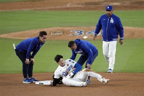 ロバーツ監督 大谷翔平の負傷は「左肩の亜脱臼」だったと明かす 2024年10月27日掲載 ライブドアニュース