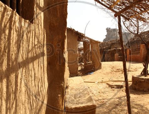 Image Of Thatched Mud Huts In A Village Df Picxy