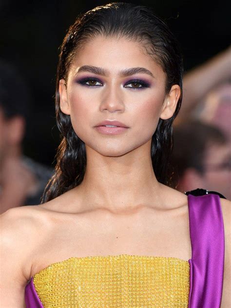 Zendaya Did Her Own Makeup And Hair On The Red Carpet And I M In Awe