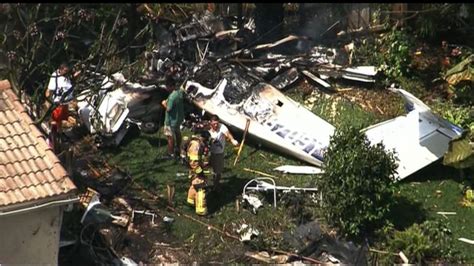 Small Plane Crashes Into House In Florida Neighborhood Injuring 3