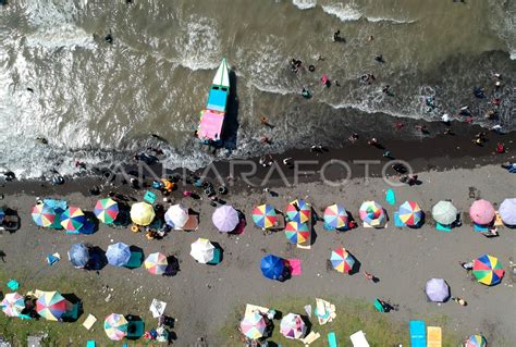 Libur Lebaran Di Wisata Pantai Utara Antara Foto