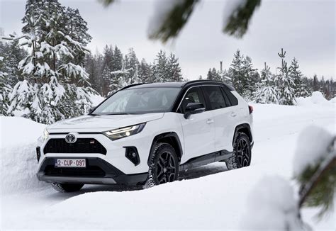 The 9 Best Suvs For Driving In The Snow Snowbrains