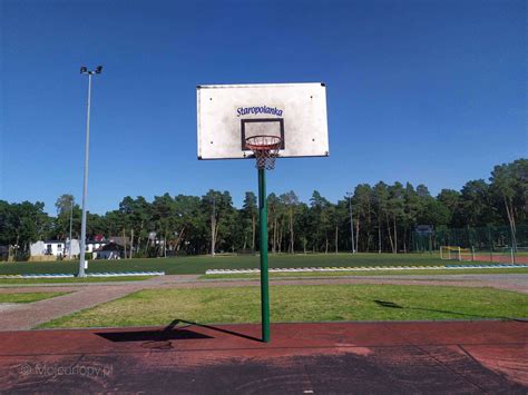 Boisko do koszykówki na KSR Pobierowo Moniuszki 4