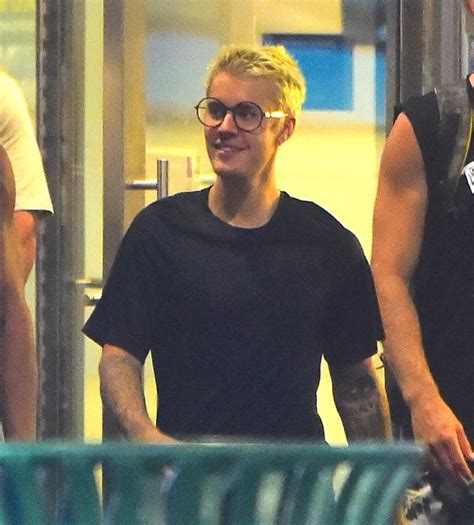 Justin Bieber NAGO na Hawajach Kolejne nagie zdjęcia Justina podbiły