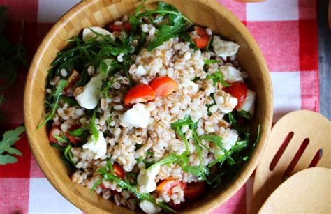 Insalata Fredda Di Orzo Grano E Farro La Ricetta Deabyday