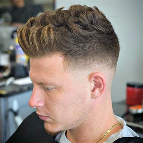 قصة LOW FADE WITH QUIFF – مودرن كت | صالون رجالي خدمة منازل