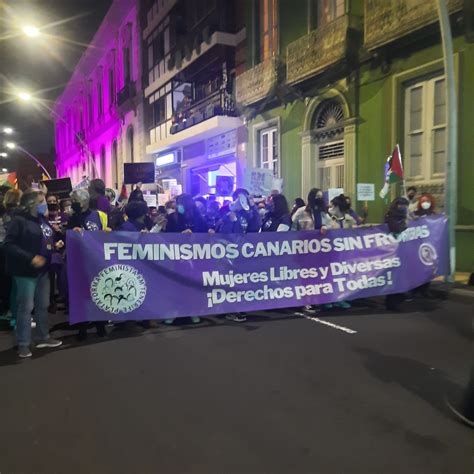 Más de 7 mil feministas toman las calles de Santa Cruz de Tenerife