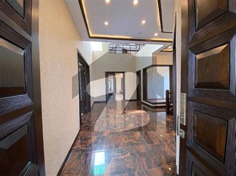 1Kanal Elegant Luxury Bungalow For Sale Near Park DHA Phase 6 DHA