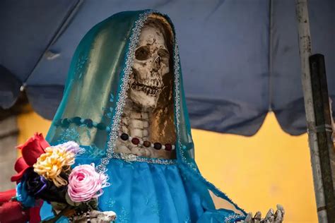 Oraci N A La Santa Muerte Para Pedir Un Favorefectiva