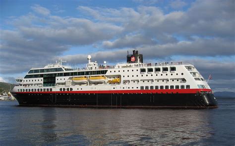 hurtigruten cruise line antarctica 4