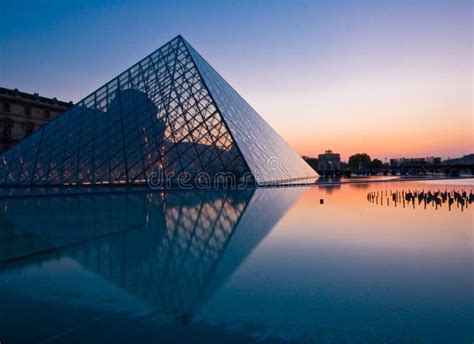 Louvre pyramid night editorial stock photo. Image of historic - 16065833