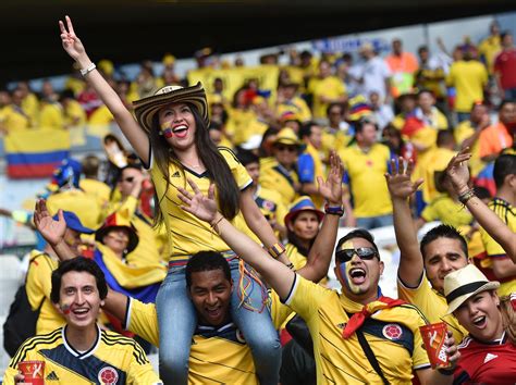 Hinchas Colombianos Arman La Fiesta En El Estadio Mineirao Noticias