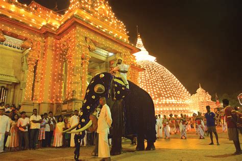 Duruthu Perahera