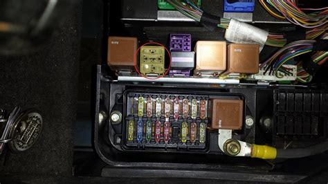 Fuse Box Jaguar S Type 2000