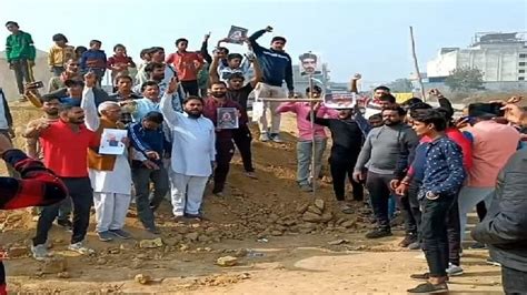 Sukhdev Singh Gogamedi Murder Case Karni Sena Workers Protest In Sonipat Burn Effigy Of