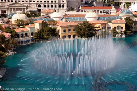 Bellagio Fountain | Photos by Ron Niebrugge