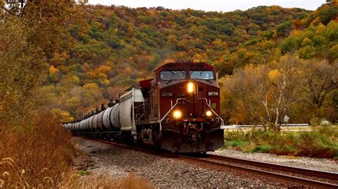 Beautiful Fall Colors Railfanning Cp River Sub Youtube