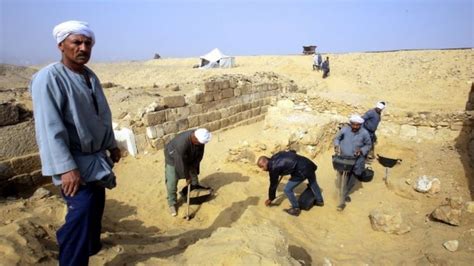 Egypt Unveils 4400 Year Old Tomb Of Ancient Priestess Bbc News