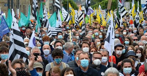 Des milliers de manifestants pour défendre les langues régionales