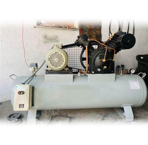 We provide a vast range of Reciprocating Air Compressor