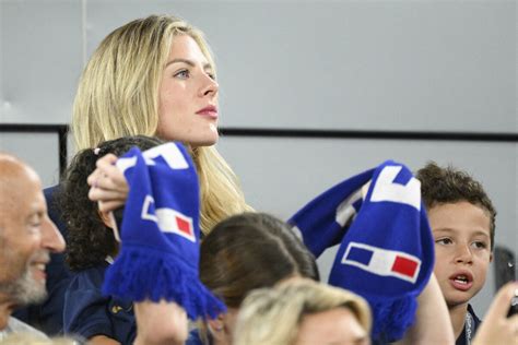 Photo Camille Tytgat Femme De VARANE Raphael FRA En Tribunes Lors