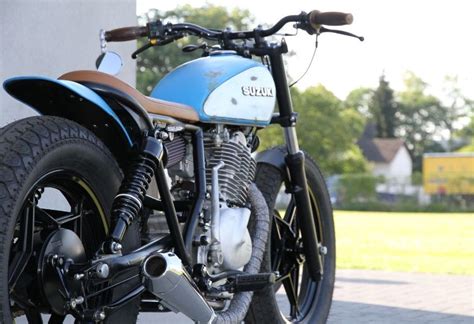 Suzuki Gn400 1982 By Hombrese Bikes Suzuki Cafe Racer Harley Davidson Scrambler Cafe Racer