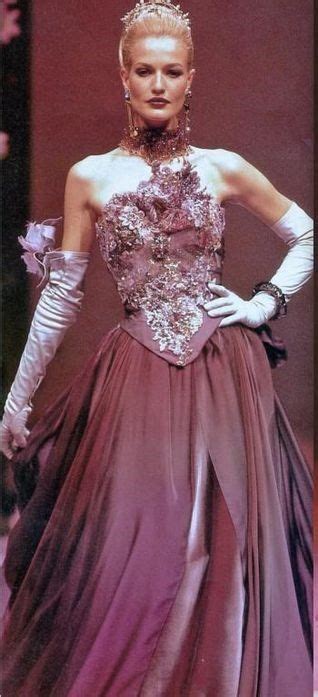 Karen Mulder Christain Lacriox Runway Fashion Couture