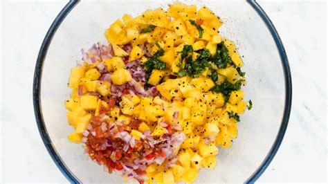 Easy Mango Salsa Recipe